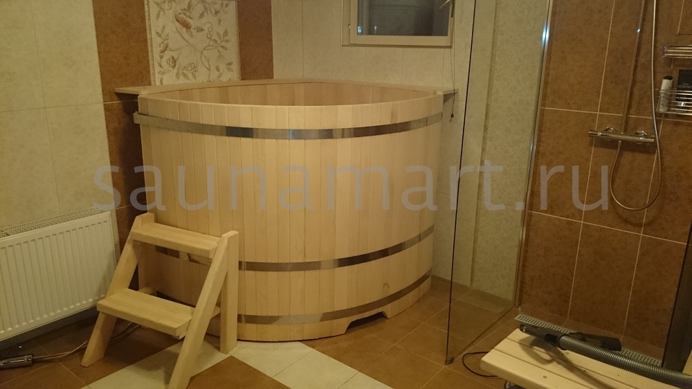 Купель угловая из лиственницы 1.0 х1.0 х1.2 без покрытия традиционная Купель угловая из лиственницы 1.0 х1.0 х1.2 без покрытия традиционная